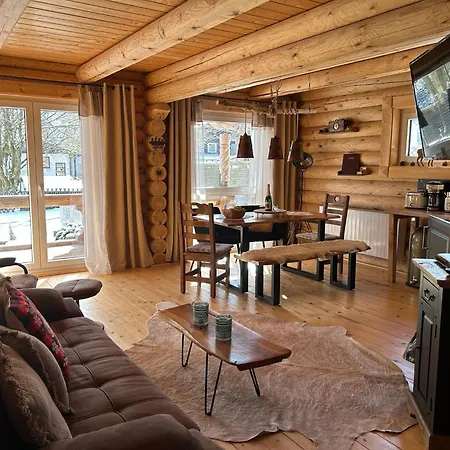 Hahnenkleer Huette *