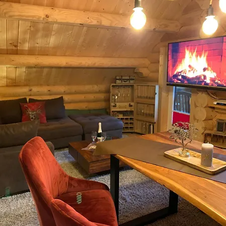 Holiday home Hahnenkleer Huette *